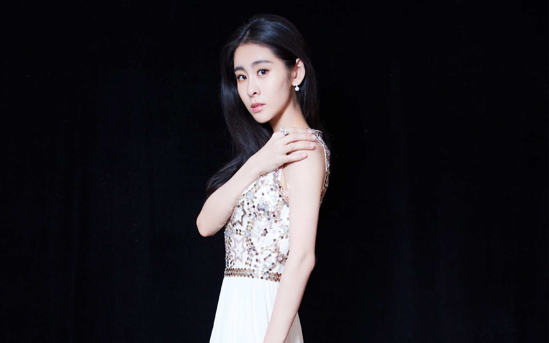 勒沃库森整体控球提升比赛掌控度，勒沃库森首发